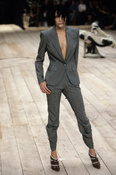 Look 19